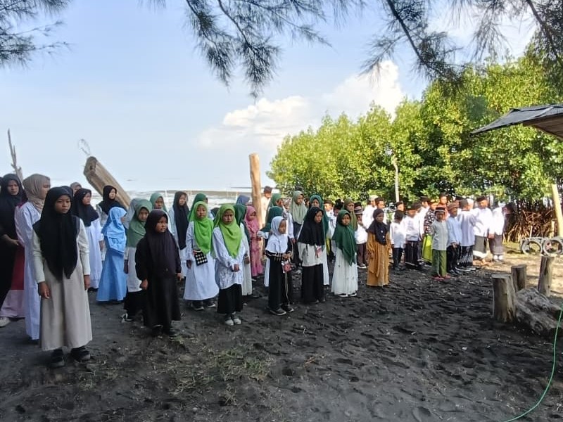 HARI SANTRI